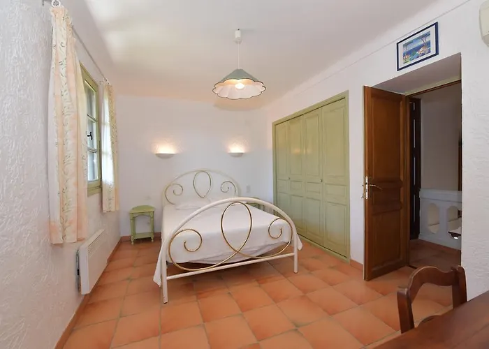 Les Lauriers Roses Apartahotel 4*