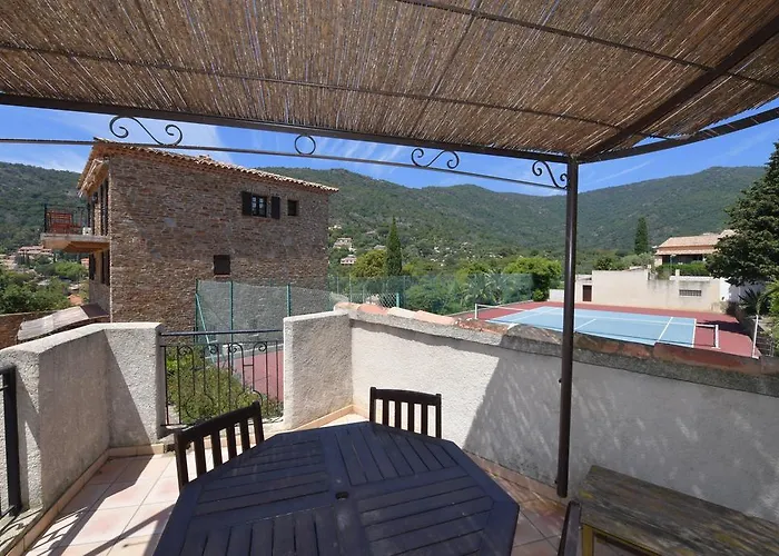 Les Lauriers Roses 4* Le Rayol-Canadel-sur-Mer