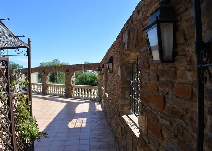 Les Lauriers Roses アパートホテル 4*