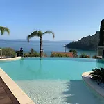 Les Lauriers Roses Apart-hotel 4*