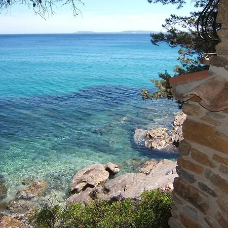 Les Lauriers Roses 4*