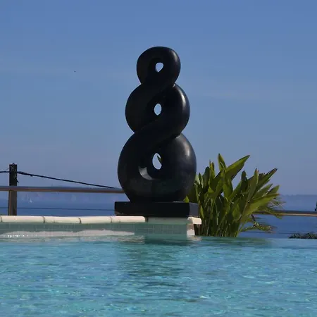 Les Lauriers Roses 4* Le Rayol-Canadel-sur-Mer