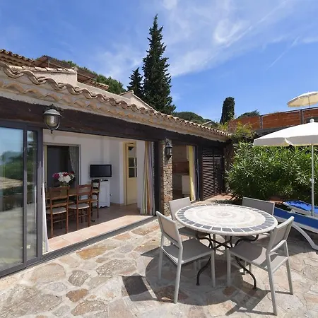 Les Lauriers Roses 4* Le Rayol-Canadel-sur-Mer