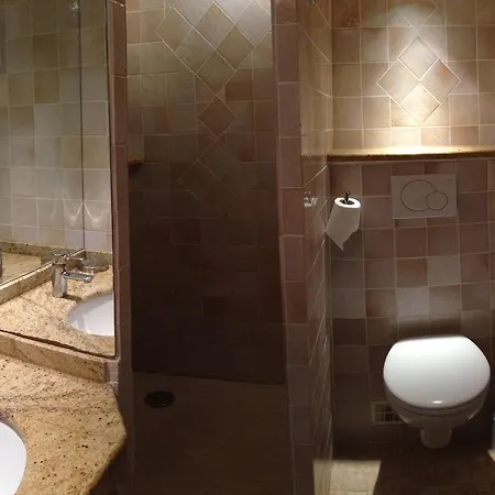 Aparthotel Les Lauriers Roses *