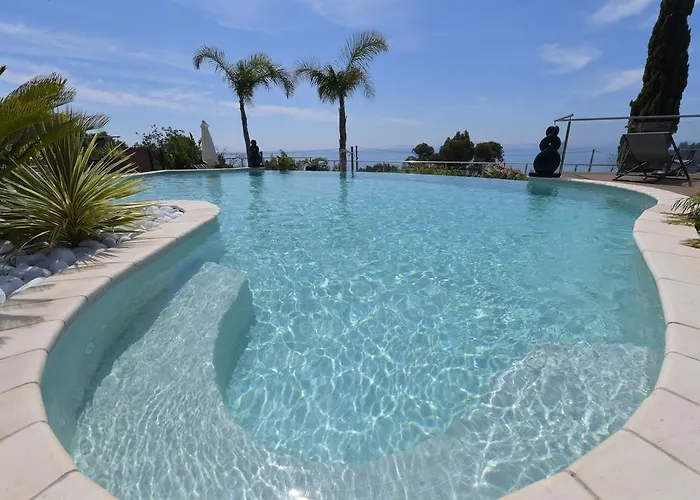 Aparthotel Les Lauriers Roses Le Rayol-Canadel-sur-Mer