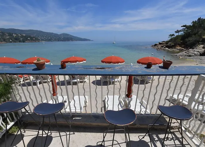 Les Lauriers Roses Aparthotel 4*