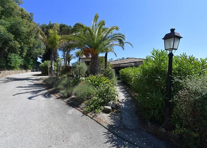 Les Lauriers Roses 아파트호텔 4*